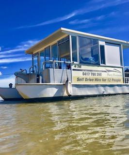 gold-coast-best-bbq-boat-1
